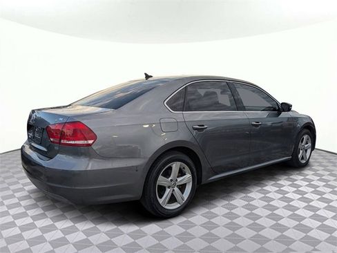 Used 2013 Volkswagen Passat 2.5 SE image 3