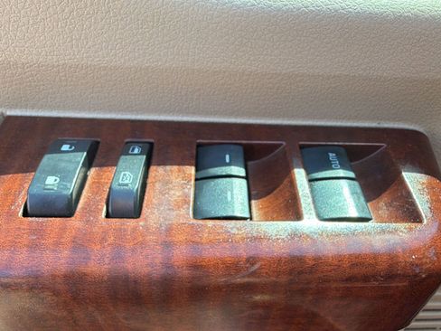 Used 2013 Ford F250 King Ranch w/ King Ranch w/Chrome Pkg image 12