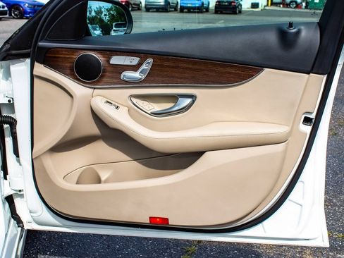 Used 2019 Mercedes-Benz C 300 4MATIC Sedan image 14