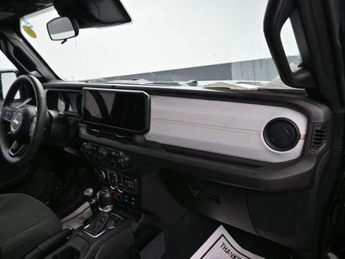 Used 2024 Jeep Wrangler Unlimited Sport AWD/4WD image 8