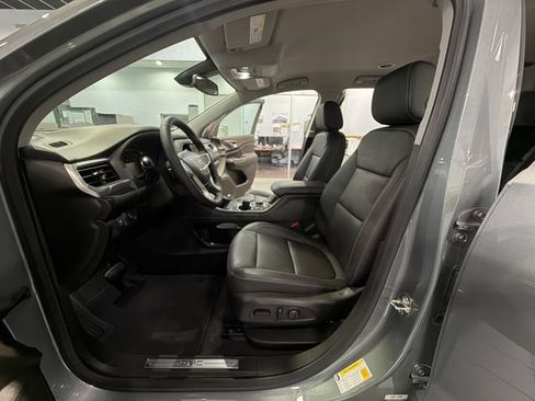 Used 2023 GMC Acadia SLT FWD image 11