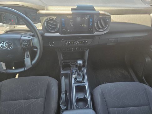 Used 2019 Toyota Tacoma TRD Sport w/ Technology Package RWD image 9