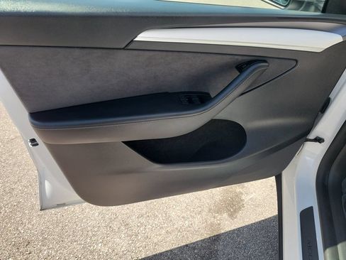 Used 2023 Tesla Model Y Long Range AWD/4WD image 18