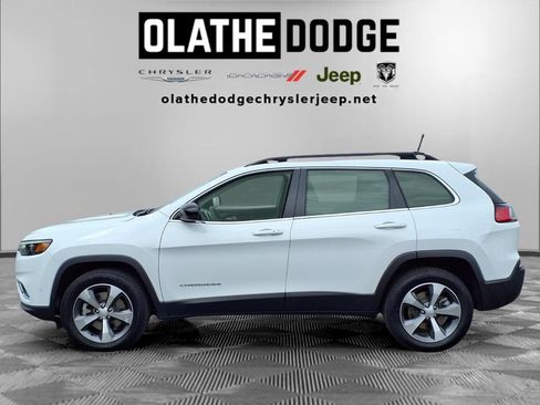 Certified 2022 Jeep Cherokee Limited w/ Mopar Interior Package AWD/4WD image 25