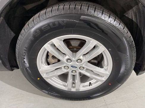 Used 2023 Ford Explorer XLT w/ Equipment Group 202A image 18