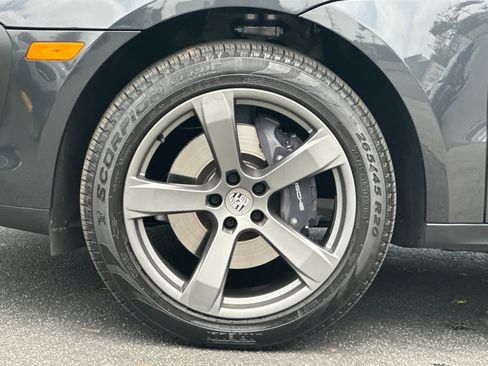 Certified 2026 Porsche Macan AWD/4WD image 31