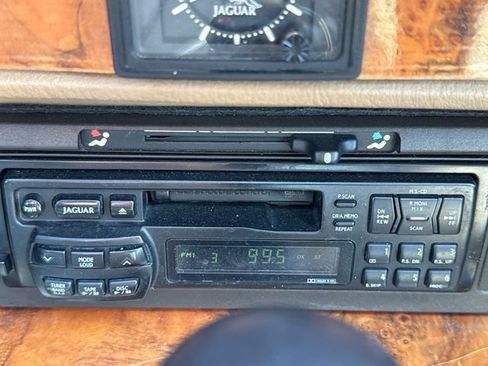 Used 1995 Jaguar XJS 4.0 Convertible RWD image 28