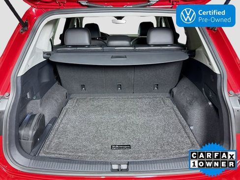 Certified 2022 Volkswagen Tiguan SE w/ Panoramic Sunroof Package image 27