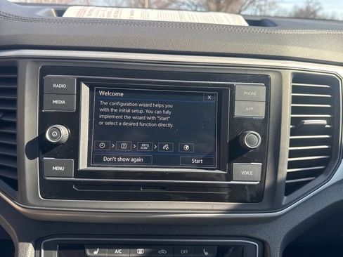 Used 2023 Volkswagen Atlas Cross Sport SE image 22