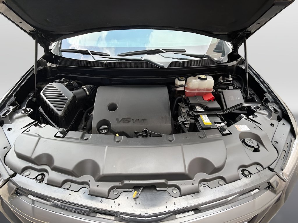 Used 2023 Chevrolet Traverse RS FWD image 32
