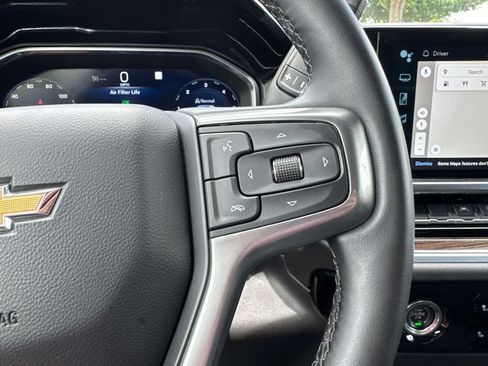 Used 2023 Chevrolet Silverado 1500 LT AWD/4WD image 31