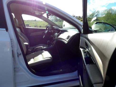 Used 2013 Chevrolet Cruze LT w/ Enhanced Safety Package image 20