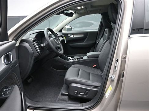 New 2024 Volvo XC40 B5 Plus w/ Protection Package Premier image 15