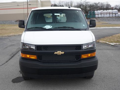 New 2025 Chevrolet Express 3500 image 11
