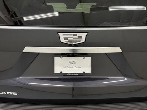 New 2026 Cadillac Escalade Luxury w/ LPO, Radiant Package image 18