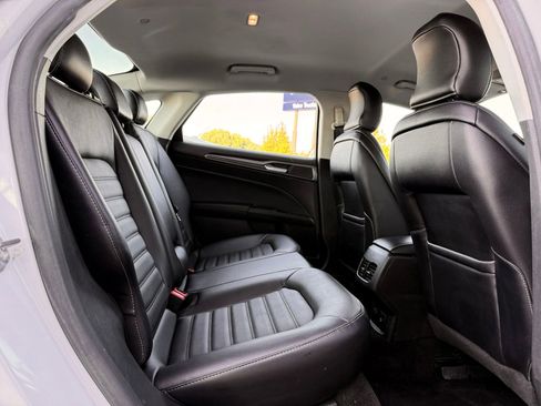 Used 2018 Ford Fusion SE w/ Equipment Group 602A FWD image 20