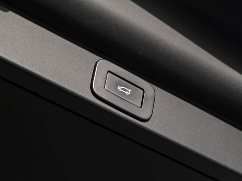 Used 2023 Land Rover Range Rover SE image 60