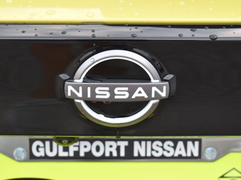 New 2026 Nissan Kicks SR w/ SR Premium Package FWD image 9