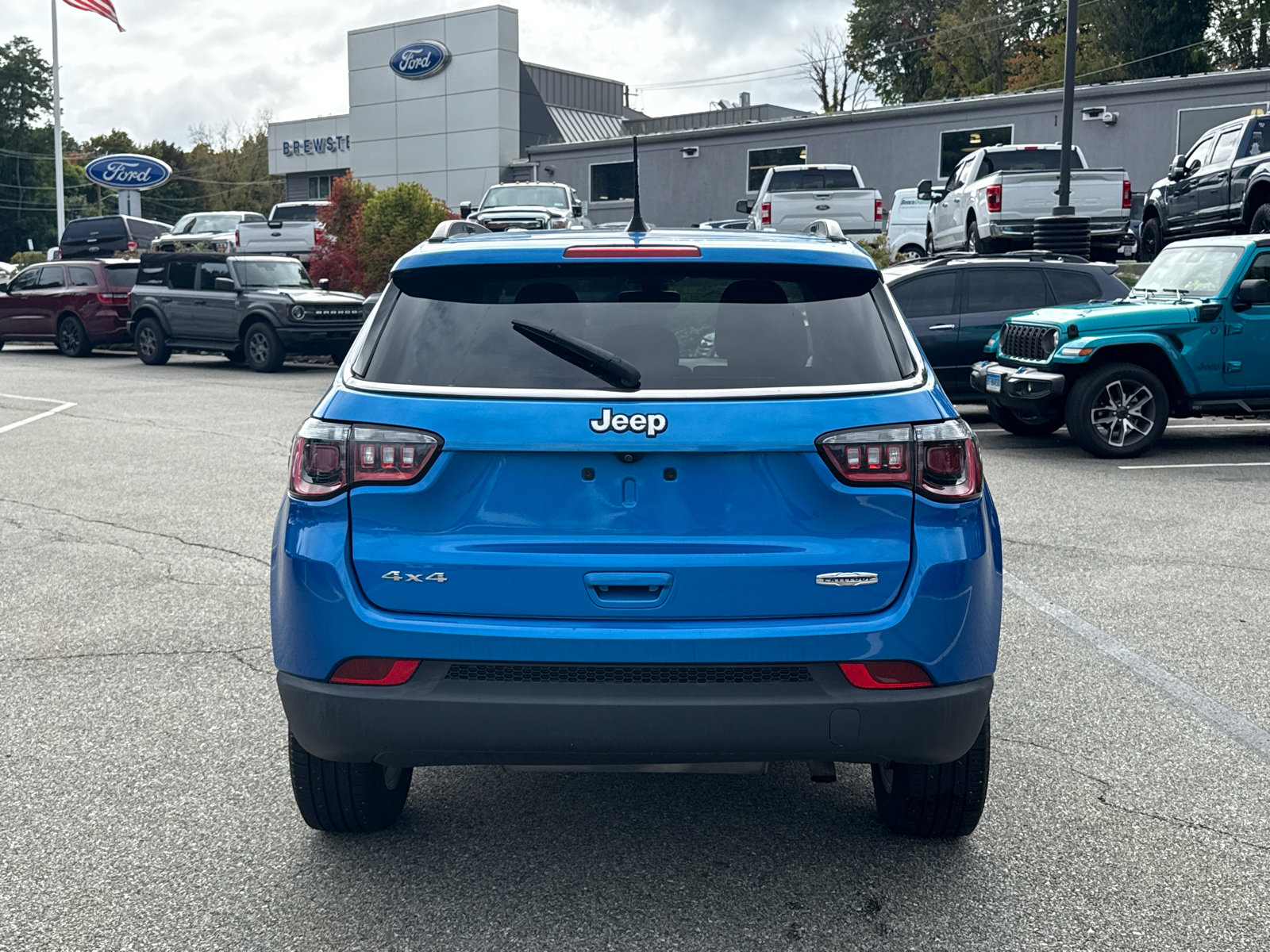 Used 2019 Jeep Compass Latitude w/ Popular Equipment Group AWD/4WD image 5