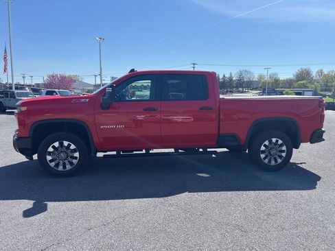 Used 2025 Chevrolet Silverado 2500 Custom w/ Custom Value Package image 8
