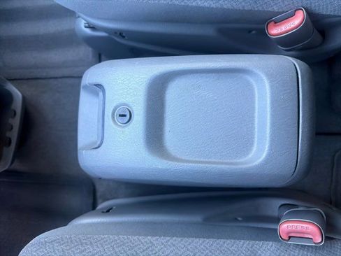 Used 2006 Chrysler Town & Country Touring image 18