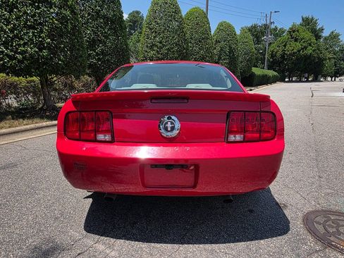 Used 2007 Ford Mustang Coupe RWD image 4