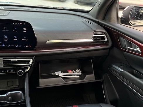 Used 2024 Chevrolet Traverse RS w/ LPO, Floor Liner Package image 32