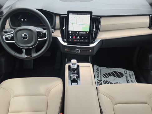 Used 2025 Volvo XC90 B6 Plus AWD/4WD image 7