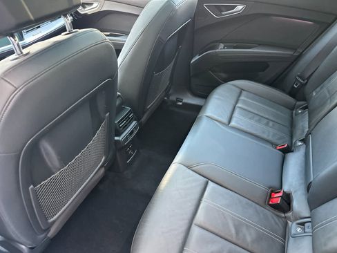 Used 2023 Audi Q4 e-tron Premium Plus w/ Premium Plus RWD image 4