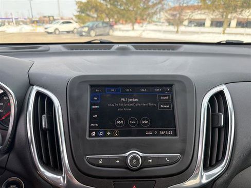 Used 2020 Chevrolet Equinox LT w/ Driver Convenience Package image 12