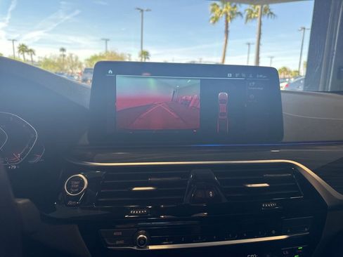 Used 2023 BMW 530i image 24