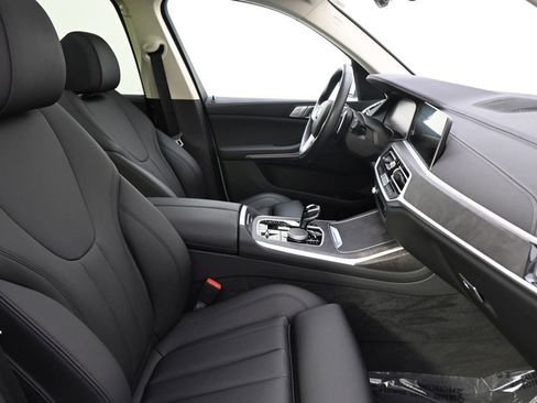 Used 2022 BMW X7 xDrive40i w/ Parking Assistance Package AWD/4WD image 16