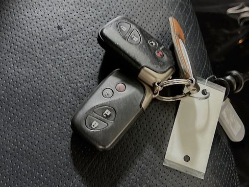 Used 2011 Lexus LS 460 w/ Comfort Pkg image 36