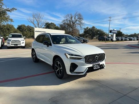 Used 2026 Volvo XC60 B5 Core AWD/4WD image 8