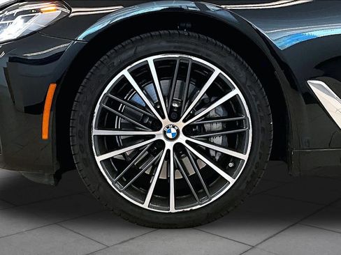 Used 2023 BMW 530i w/ Premium Package RWD image 9