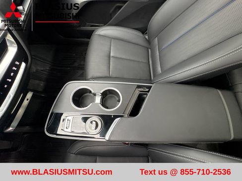 Used 2024 Cadillac Lyriq Luxury AWD/4WD image 27