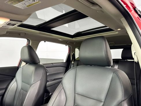 Used 2025 Nissan Rogue Platinum w/ Platinum Premium Package FWD image 28
