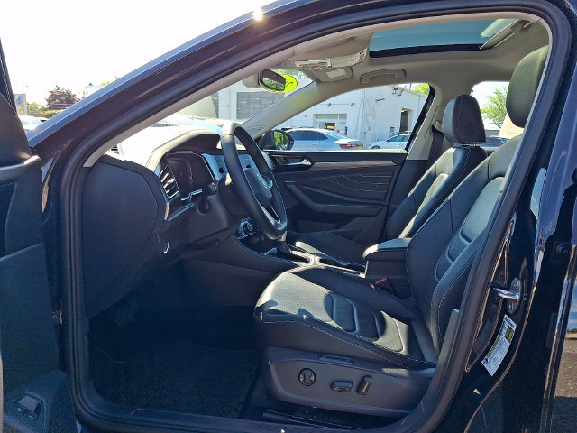 Used 2024 Volkswagen Jetta SEL FWD image 13
