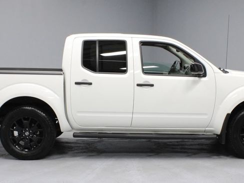 Certified 2019 Nissan Frontier SV w/ Value Truck Package AWD/4WD image 12