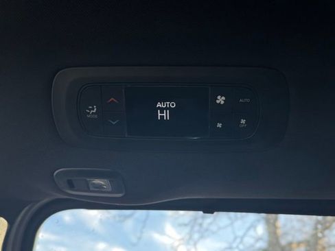 New 2026 Chrysler Pacifica Limited w/ S Appearance Package image 23