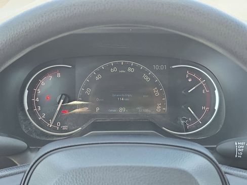 Used 2025 Toyota RAV4 XLE AWD/4WD image 30