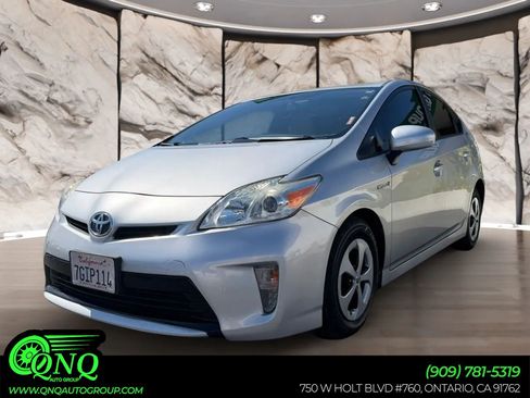 Used 2014 Toyota Prius Two FWD image 1