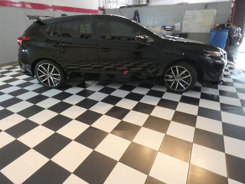 Used 2025 Subaru Impreza 2.0i Sport AWD/4WD image 4