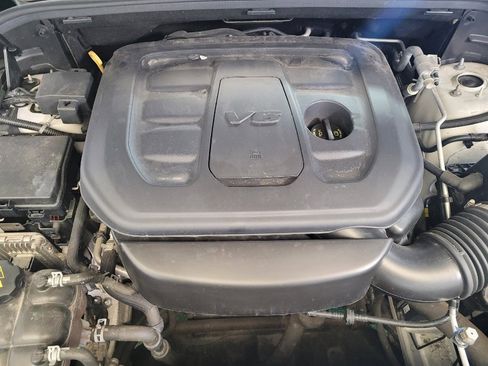 Used 2019 Jeep Grand Cherokee Altitude AWD/4WD image 29