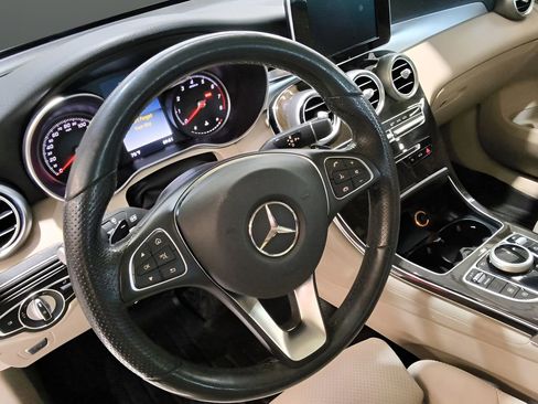 Used 2019 Mercedes-Benz GLC 300 4MATIC w/ Premium Package image 15