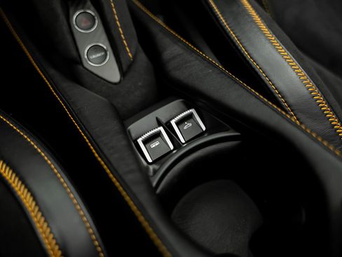 Used 2022 McLaren 720S Spider RWD image 54