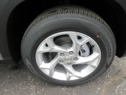 New 2026 Chevrolet Trax LS w/ LS Convenience Package FWD image 9