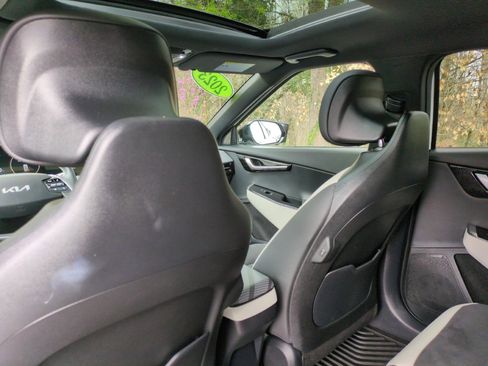 Used 2023 Kia EV6 GT-Line w/ GT-Line Suede Seat Package image 39