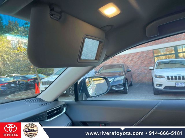 Used 2024 Toyota Venza LE AWD/4WD image 33