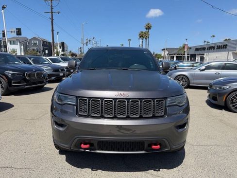 Used 2017 Jeep Grand Cherokee Trailhawk w/ Trailhawk Luxury Group AWD/4WD image 3